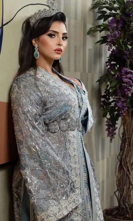 Caftan marocain avec broderies fines
