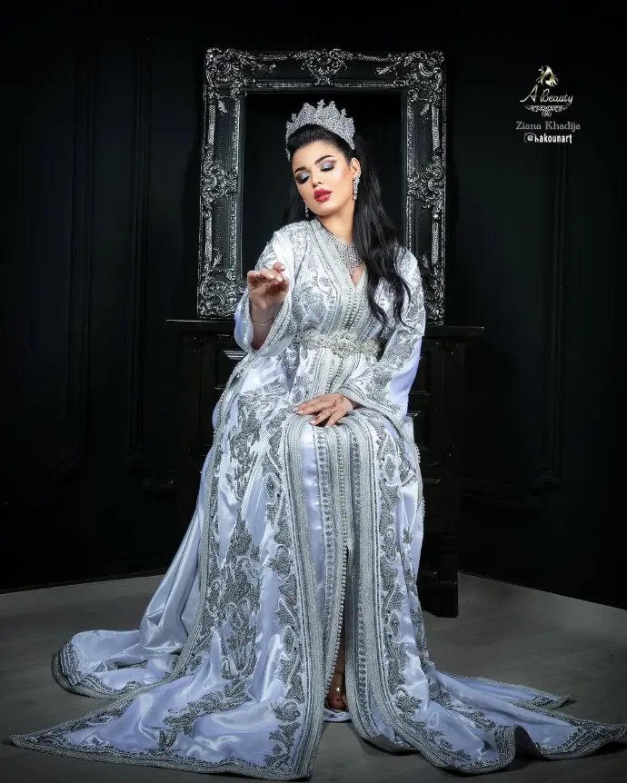 Caftan marocain avec broderies fines