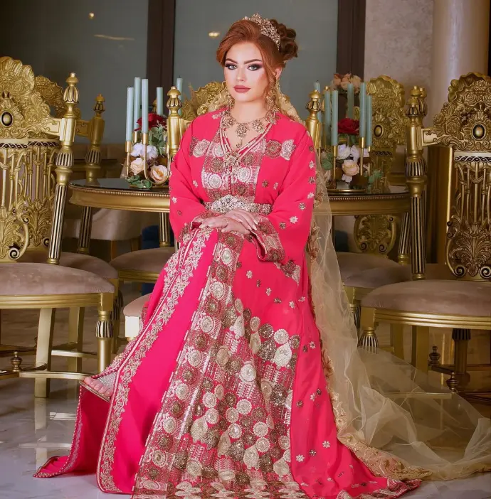 Caftan marocain avec broderies fines