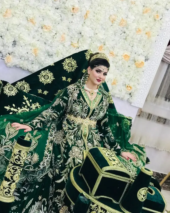 Caftan marocain avec broderies fines