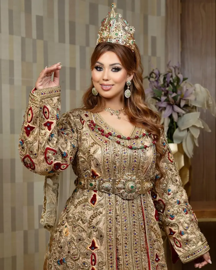Caftan marocain avec broderies fines